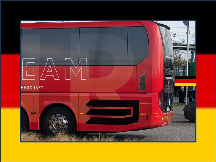 🖤❤️💛DEUTSCHLAND🖤❤️💛FRAUEN - Mannschaftsbus (6)